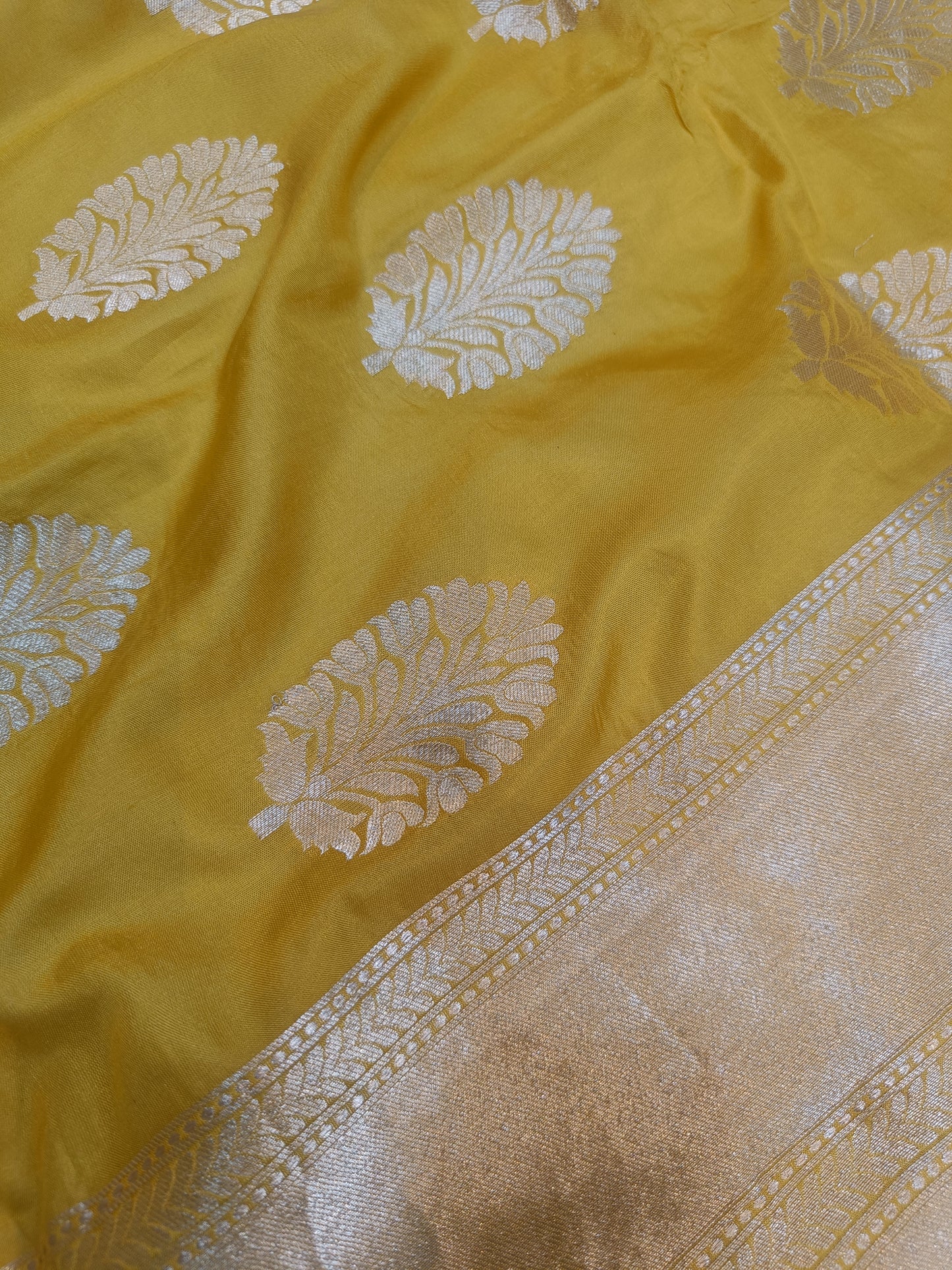 Pure Katan Silk Banarasi Border Boota