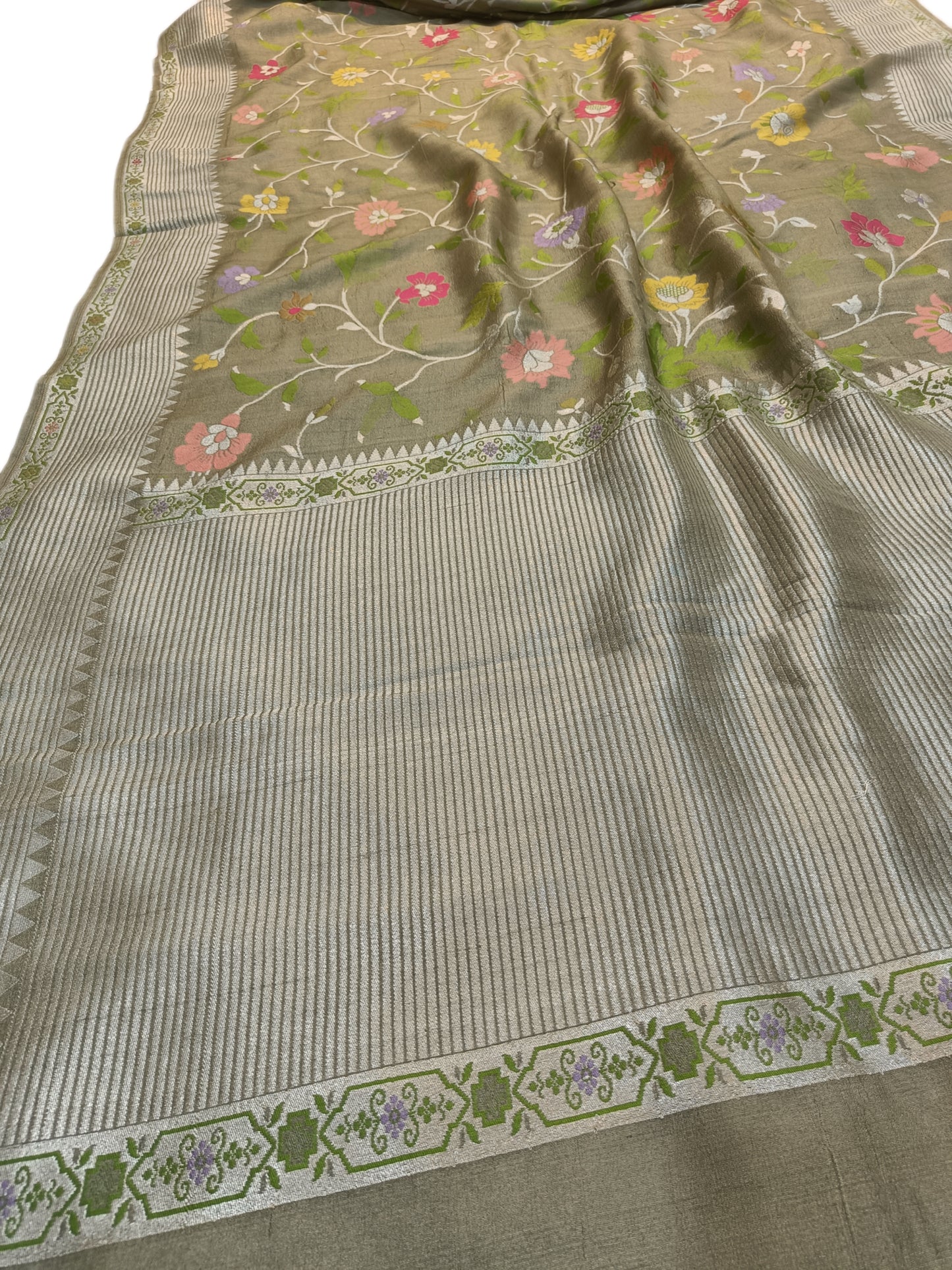 Tussar Georgette Handloom Banarasi Saree_Allover jaal